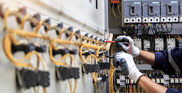 Professional Electrician technician working in Coral Springs, FL